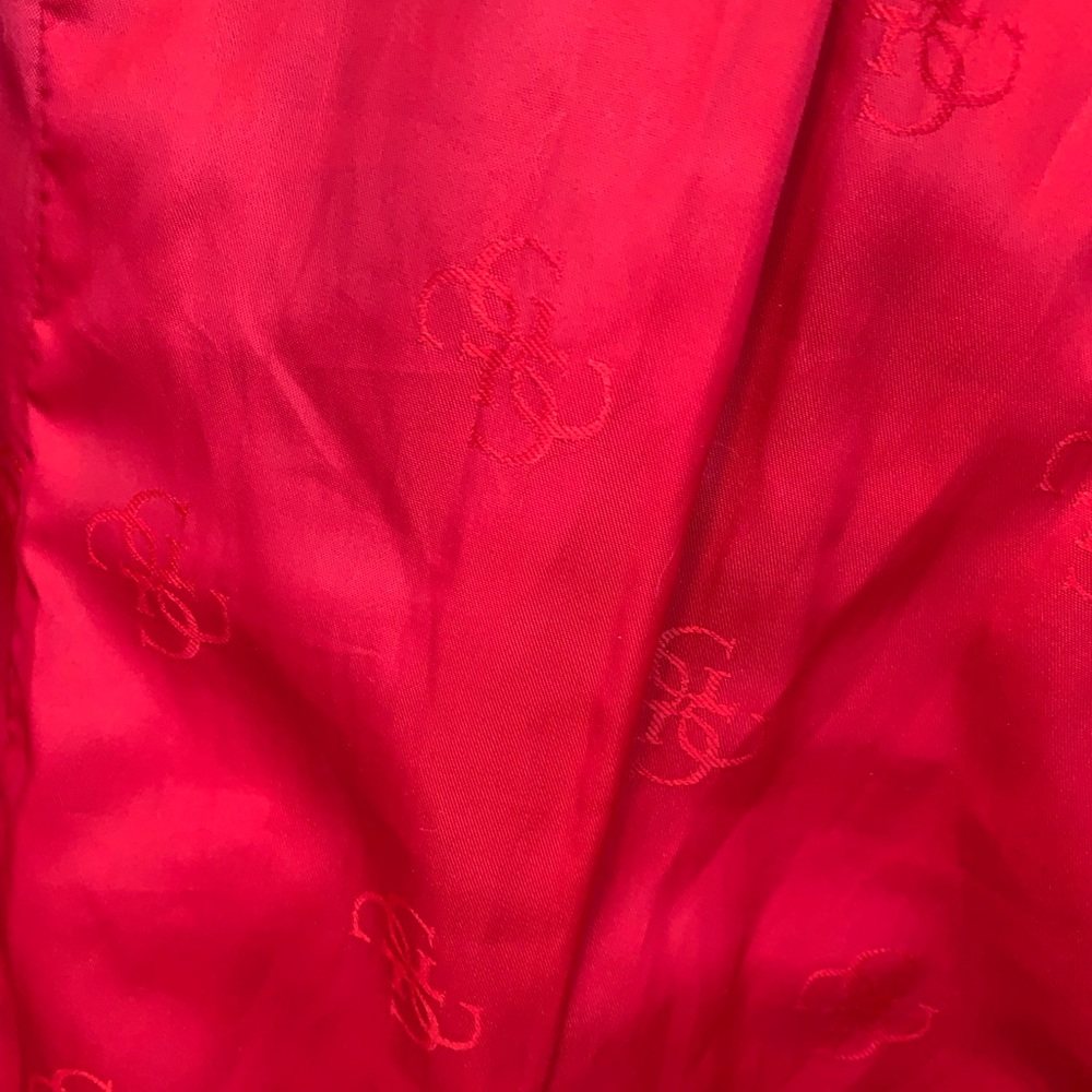 Guess - Picture 5 of 5